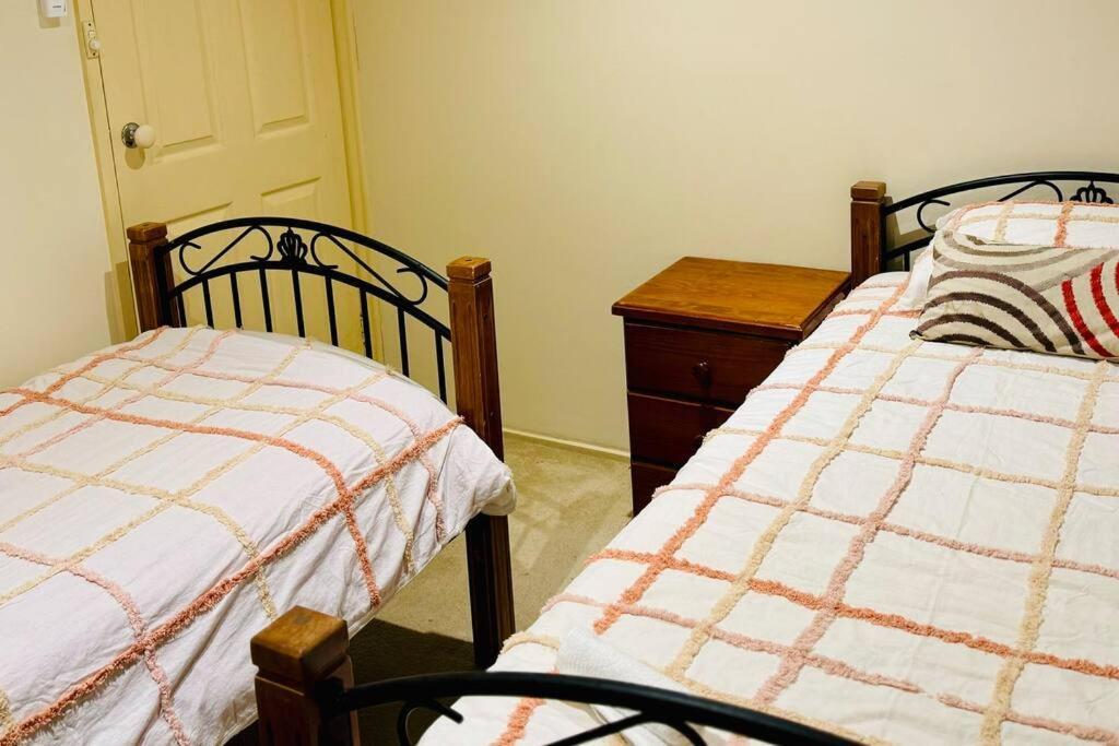 Cosy Vintage Holiday home Craigieburn