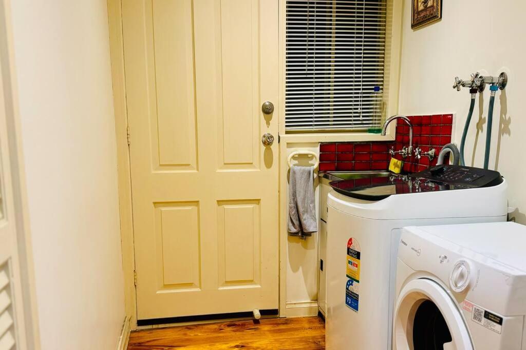Cosy Vintage Holiday home Craigieburn